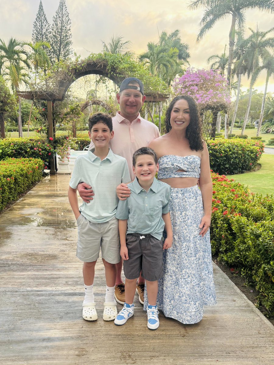 Mandy Hanson tweet media