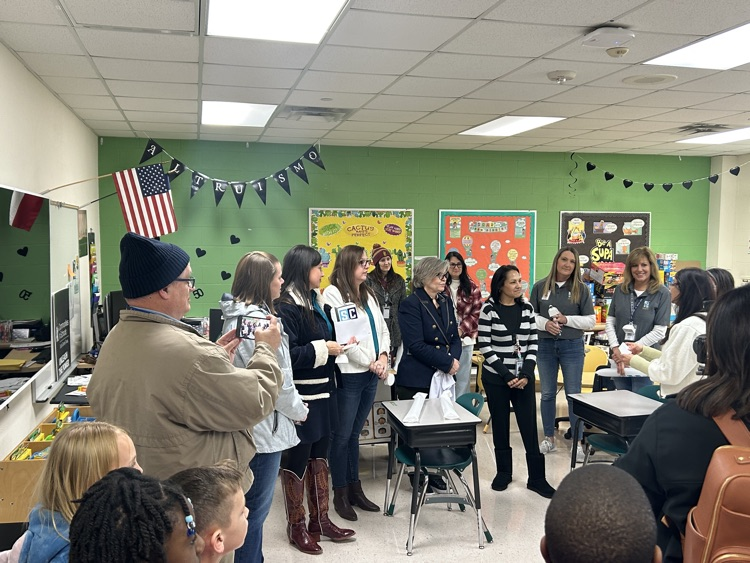SchertzES's tweet photo. 🥁 🥁 …and the 2024-25 Schertz Elementary Teacher of the Year is….. 🥁 🥁 

🎉✨ Mrs. Quezada 🎉🌟

Her dedication, passion, and unwavering commitment to her students have truly made an impact on our school community. Very well deserved!!! https://t.co/wjeiI38zZ9