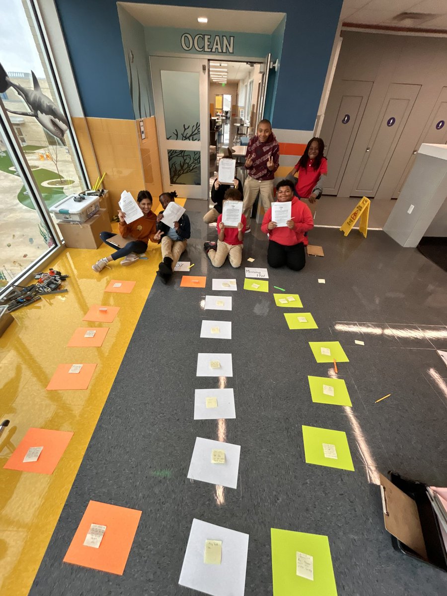 We brought out this <a href="/lead4ward/">lead4ward</a> reading activity to attack paired passages during tutoring! These students were ecstatic about this jumbo Venn Diagram! 🥹🤭 Thank youuu <a href="/litcoachburrell/">Briannah Burrell</a> and your team for this idea!! 🫶🏾 #SheffieldSHINES ✨