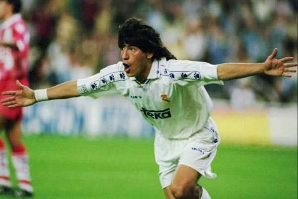 🚨 Kylian Mbappé is 10 goals away from becoming the Real Madrid player with the most goals scored in the debut season.

Ivan Zamorano is leading with 37 goals.