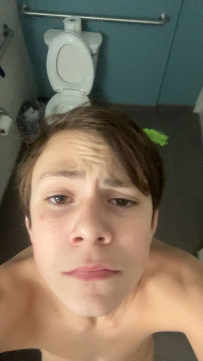 Look what someone airdropped me at the #antarticafishzooptameeting absolutely disgusting I am telling director applebum immediately. This is absolutely horrifying and inappropriate in the work environment. #lank