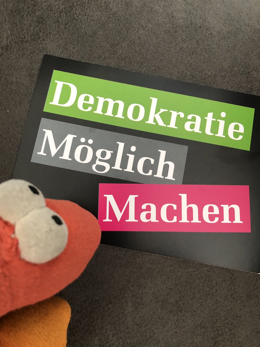 Herr Ottokar grüßt seine Herde .
HINWEIS: wählen gehen ☝️🫵
Das ist ein Befehl ❗️