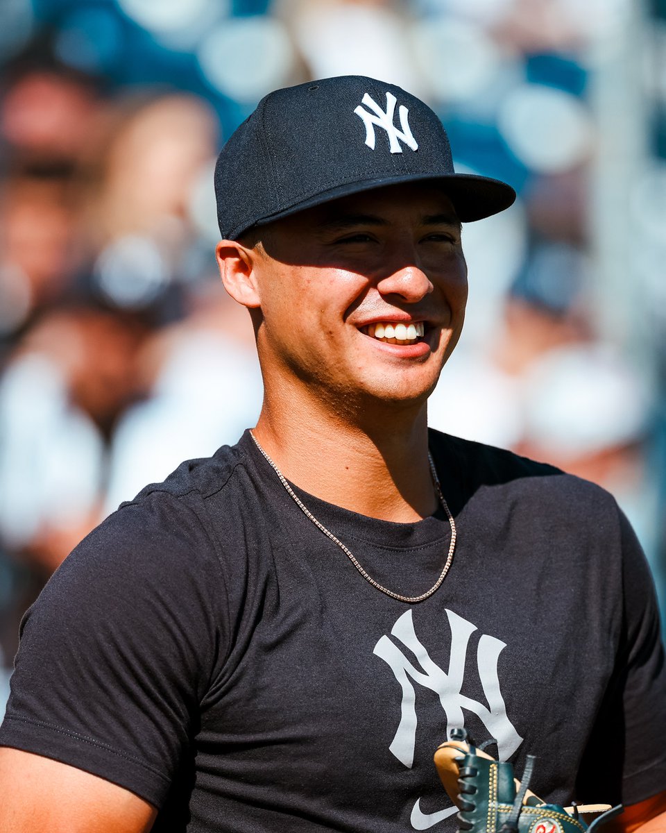 Yankees's tweet photo. All smiles for Anthony 😊 https://t.co/qe5Z19KfD4