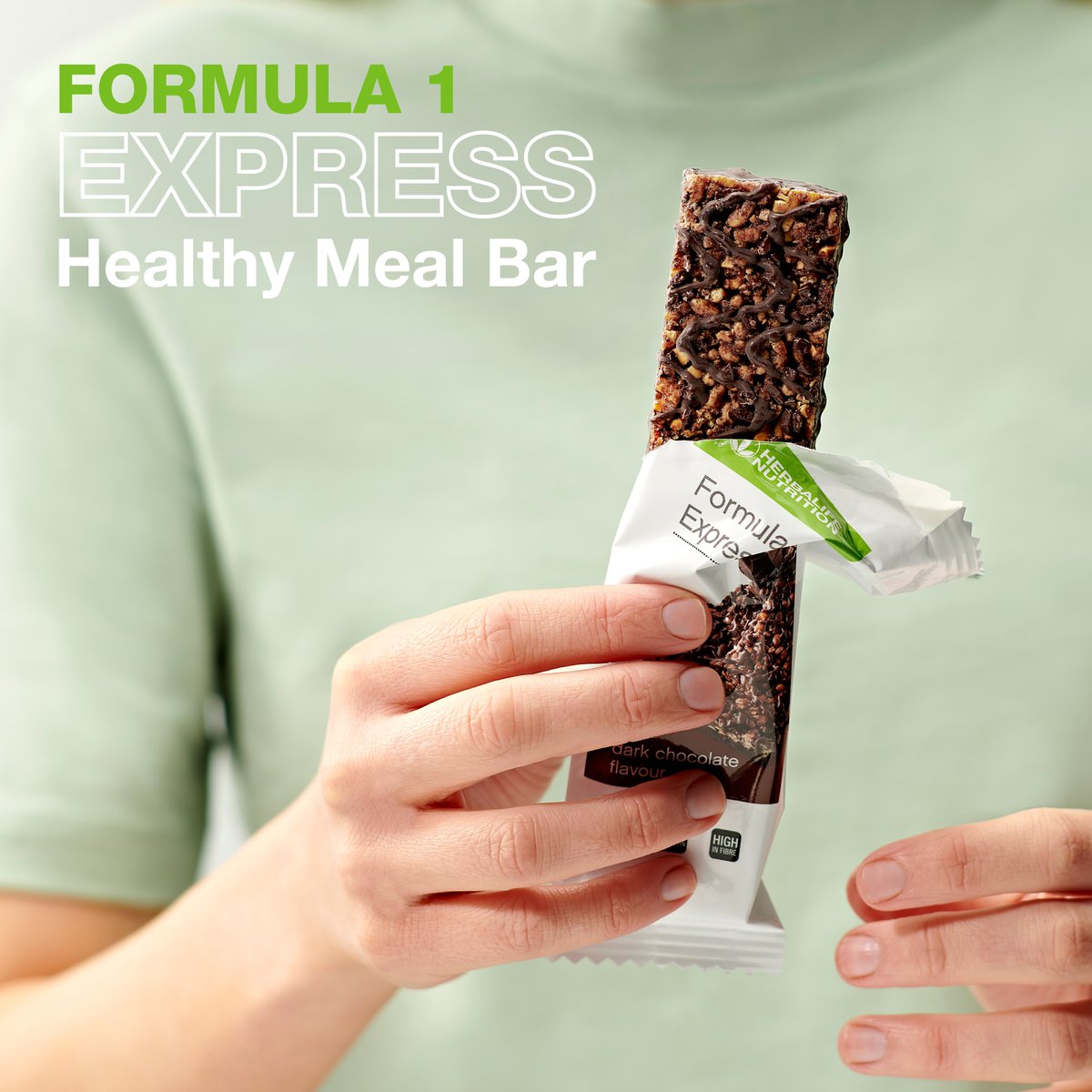 Bdevollx's tweet photo. Ever had those days when you're zooming around and suddenly ZAP—energy crash! 🚀Enter my hero: FORMULA 1 EXPRESS Healthy Meal Bar!🍫Packed with nutrients &amp; wicked dark chocolate vibes, it's your pocket-sized power-up for busy days! Snack smart, feel amazing, and take on the world https://t.co/a27UvRQYEO