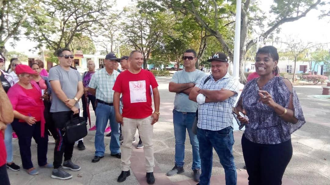 ManuelRAlfaro's tweet photo. En contramaestre en la demarcación de Baire se continúa sin descanso el chequeo de las acciones y actividades en saludo al 130 aniv del Reinicio de la Guerra de Independencia #Contramaestre #Baire #SantiagodeCuba https://t.co/l6i4U8vQ1c