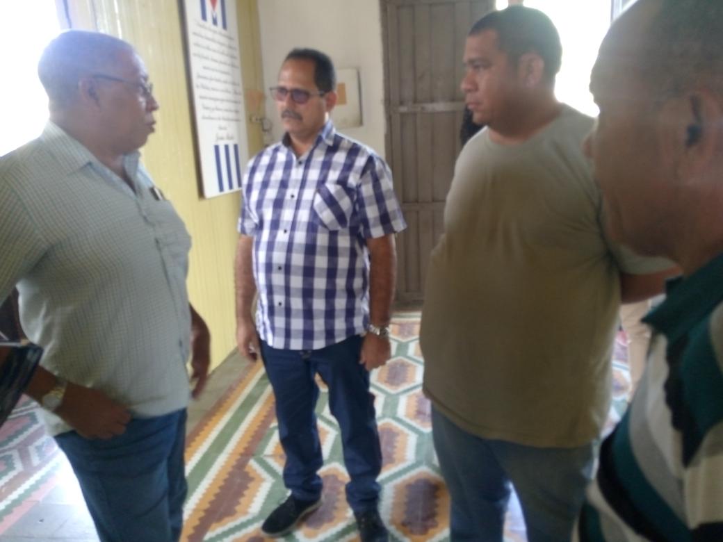 ManuelRAlfaro's tweet photo. En contramaestre en la demarcación de Baire se continúa sin descanso el chequeo de las acciones y actividades en saludo al 130 aniv del Reinicio de la Guerra de Independencia #Contramaestre #Baire #SantiagodeCuba https://t.co/l6i4U8vQ1c