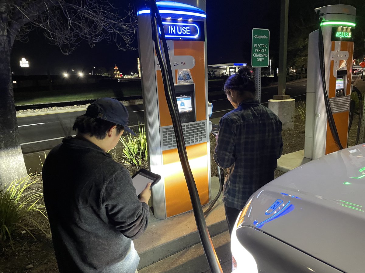 Our latest episode "EV woes" takes you on a ride with UC Davis researchers testing the reliability of EV chargers. Researchers are finding nearly 30 percent of them fail. Learn more 🎧🎙️ ucdavis.edu/news/podcasts-…
<a href="/ucdavis/">UC Davis</a> <a href="/ITS_UCDavis/">ITS-Davis</a>
