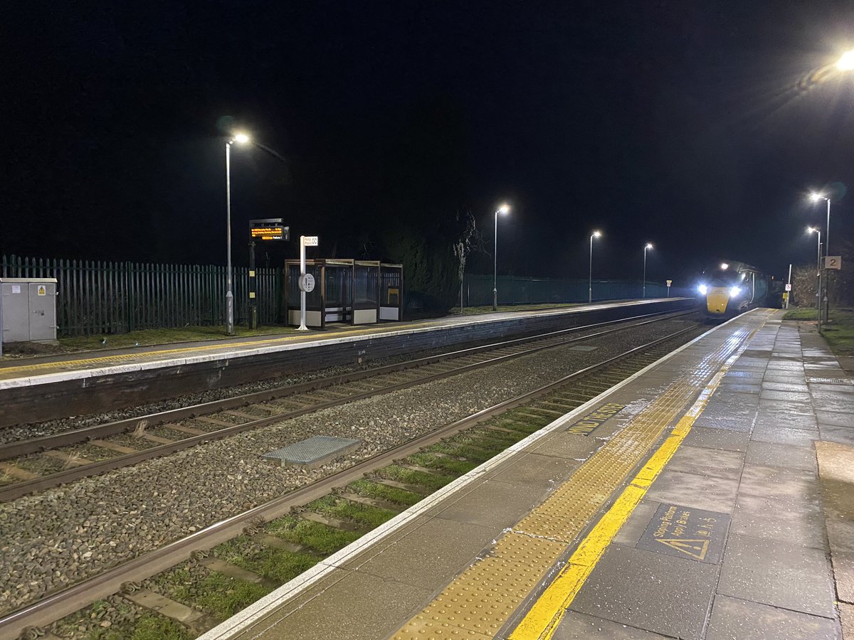 loypass_SCCar's tweet photo. ๐ ๐ A trio of tricky local-ish halts. Though cycled to in lockdown, officially used today after nearly 30 years waiting up the roadโฆ
โ
Finstock
โ
Ascott-under-Wychwood
โ
Shipton
@GWRHelp #CotswoldLine
That just leaves Honeybourne on the whole route but for now, supper calls. https://t.co/k1BPQFsiYh