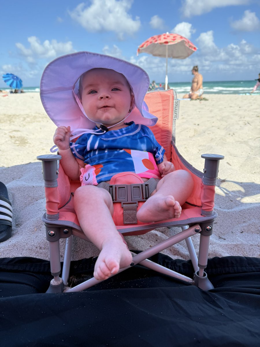 JessiMarie_123's tweet photo. Isabella lovesssss the beach 💘🥰 so blessed with such a beautiful sassy little girl 💕 https://t.co/RZv0hqR2LQ