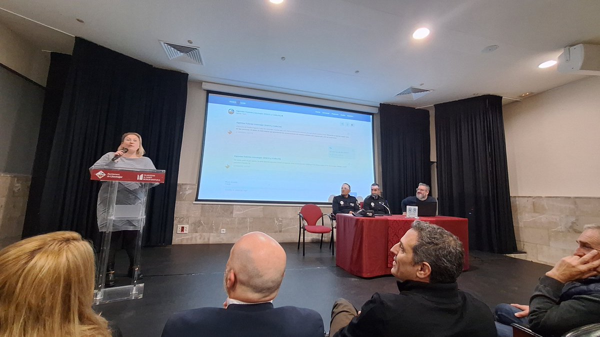 SmartOfficePM's tweet photo. Enhorabuena, es un placer ver como otro municipo, en este caso @ajllucmajor implanta la solución IA Chatbot Agente Tutor Virtual. La adopción de la Inteligencia artificial en la administración pública no es futuro es presente https://t.co/G30N0TcRAH