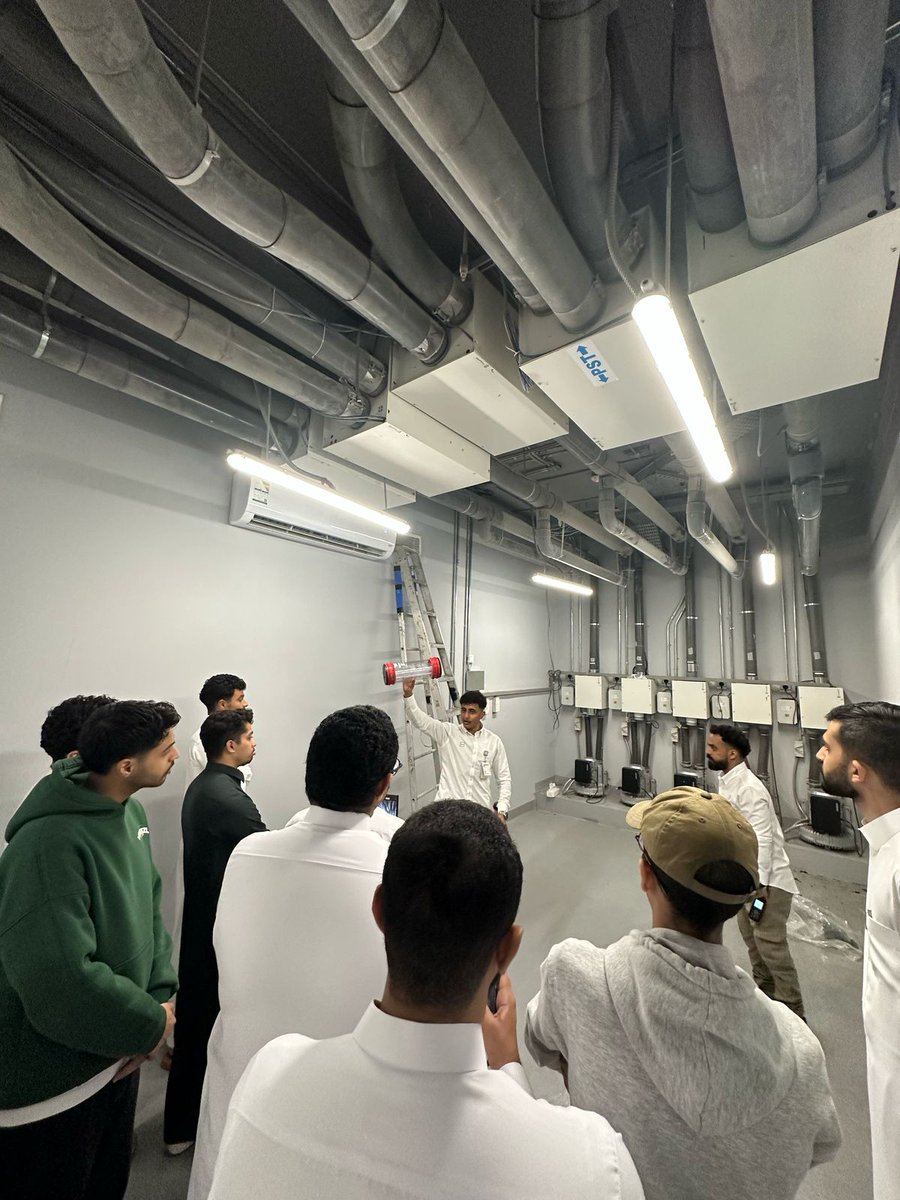 ECE_BME's tweet photo. من ضمن التعاون بين برنامج الهندسة الطبية ومستشفى الدكتور سليمان الحبيب بالتعاون مع شركة Flow Medical Solutions، وقد تم  أخذ جولة داخل المستشفى والتعرف على  أحدث التقنيات الطبية ودور المهندس الطبي داخل المستشفى. https://t.co/zAxw1UyzTb