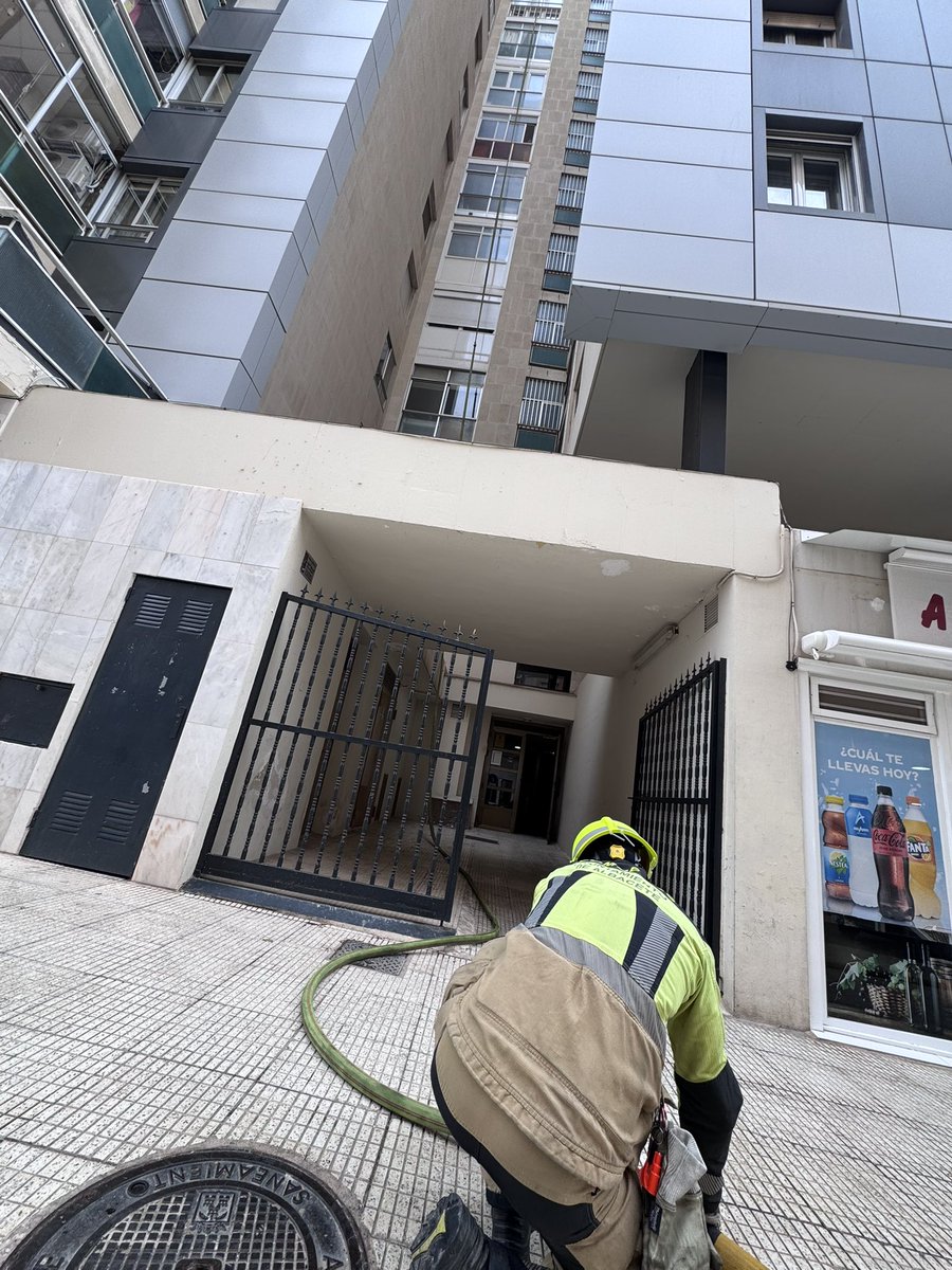 Agradecemos a las vecinas y vecinos del edificio Covirco y alrededores su amabilidad y aguante con las molestias que les hemos provocado esta mañana. Ha sido una mañana muy fructífera que nos permite conocer nuestras capacidades y mejor forma de actuar de ser necesario.