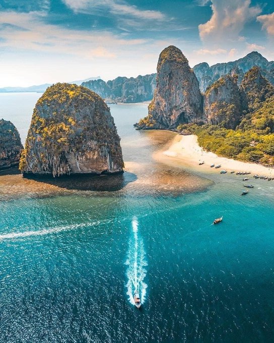 Hilo de las playas más hermosas de la Tierra 🧵

1. Krabi, Tailandia
