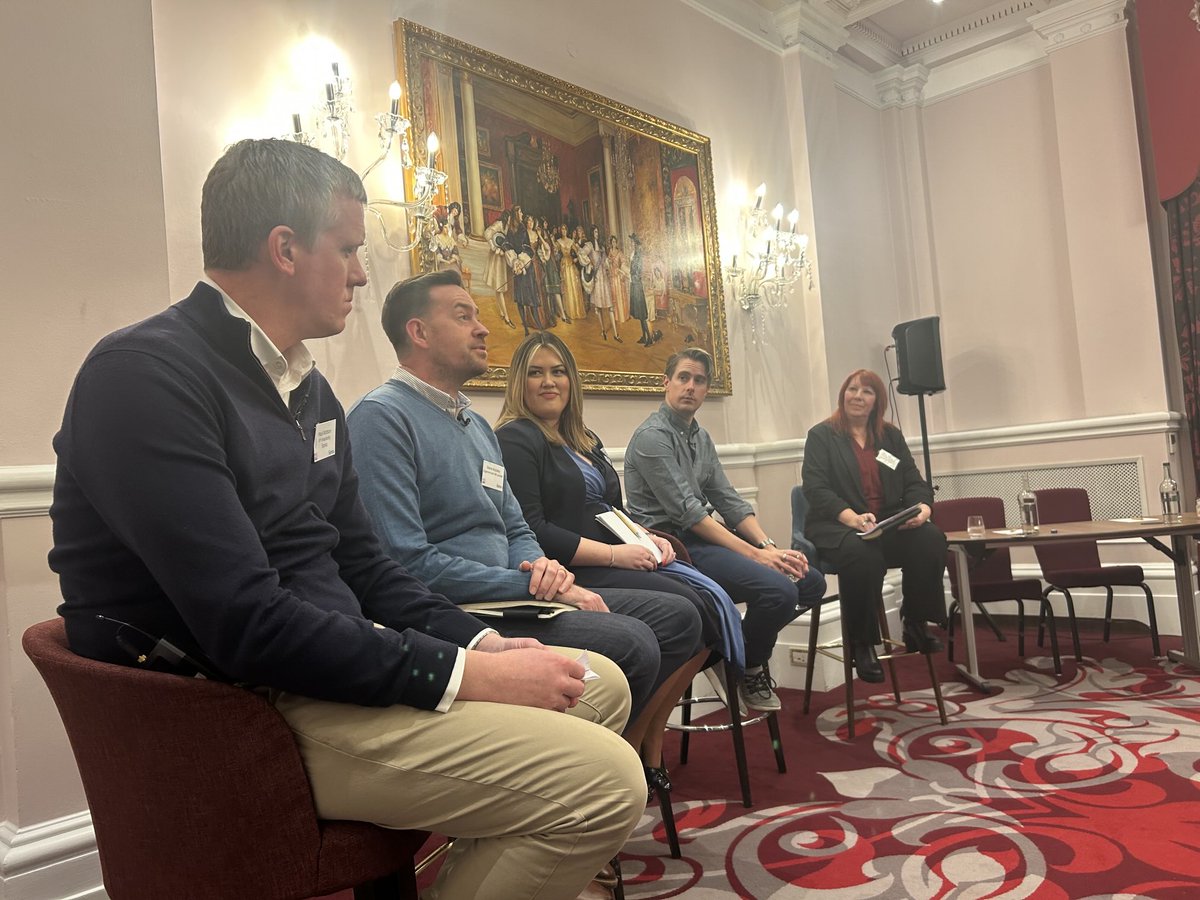 Our guest panelist’s sharing their thoughts on cost savings using AI to improve transactional people processes could save you £175k a year!!