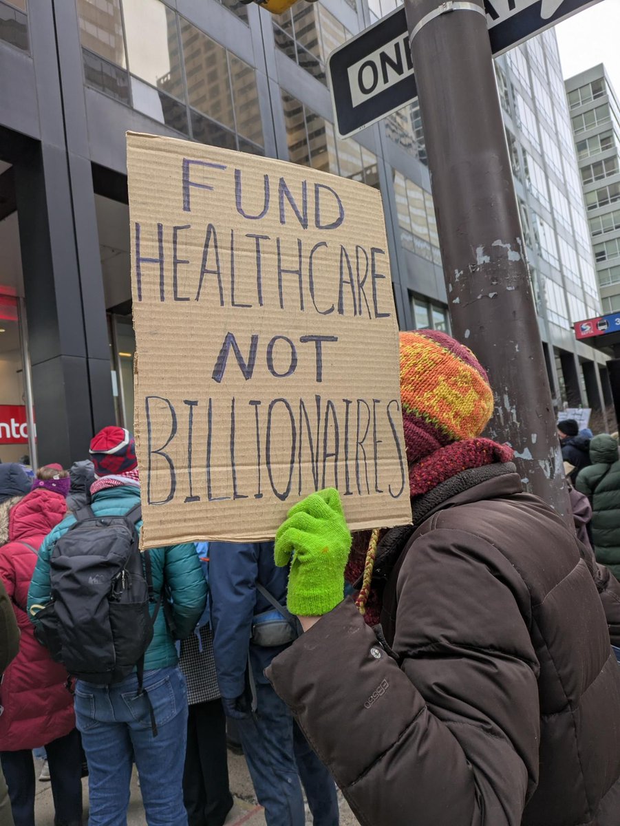 HigherEdLabor's tweet photo. Hundreds in Philly braved the freezing temps to rally for our healthcare, research, + jobs! ❄️💪
Workers & students from CCP, Drexel, UPenn, Rutgers, Temple, Jefferson, Arcadia + more—alongside electeds & union presidents—made it clear: We won’t back down. #LaborForHigherEd https://t.co/IKVWvY55Z1