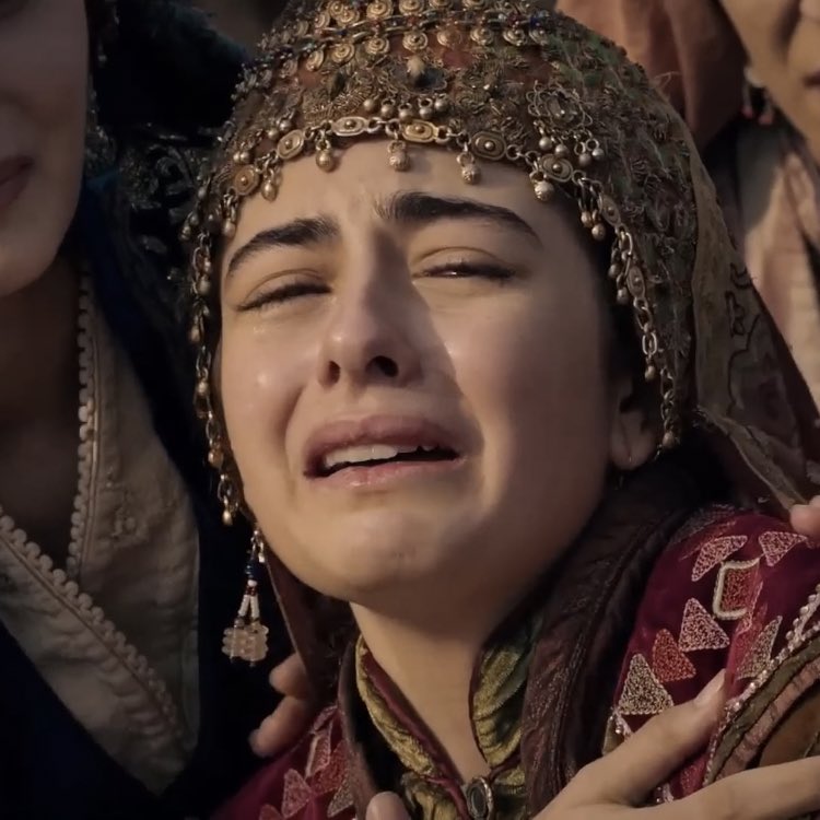 Resmen ciğer miğer bırakmadılar bu sahnede o kadar iyi bir şekilde hissettirdiler ki hala gözümdeki yaş kurumuyor 🥺

#KuruluşOsman #FatmaHatun #LeyaKırşan  #FarukAran #AlaeddinBey