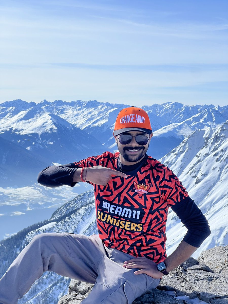 ANRR_S's tweet photo. Embracing orange and black in Alphes mountains innsbruck Austria (7401 ft)
#OrangeArmy 🧡🧡
@srhfansofficial @SunRisers @SunrisersEC https://t.co/wHklHH8W6J