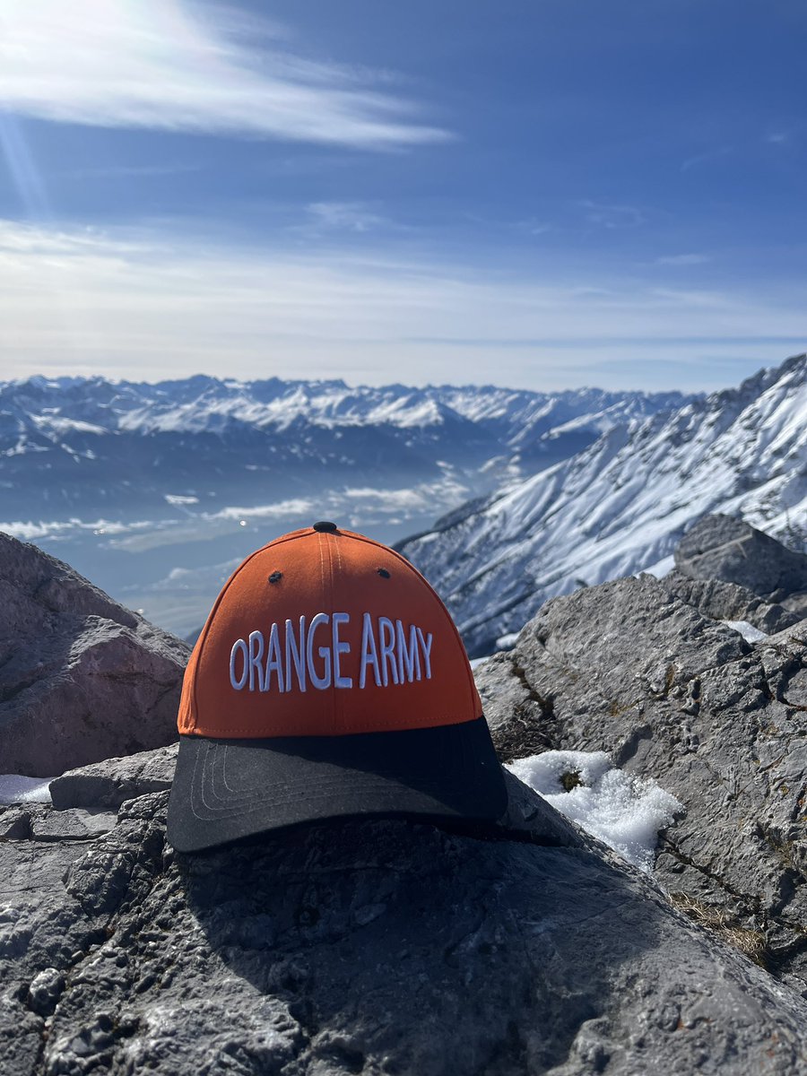 ANRR_S's tweet photo. Embracing orange and black in Alphes mountains innsbruck Austria (7401 ft)
#OrangeArmy 🧡🧡
@srhfansofficial @SunRisers @SunrisersEC https://t.co/wHklHH8W6J