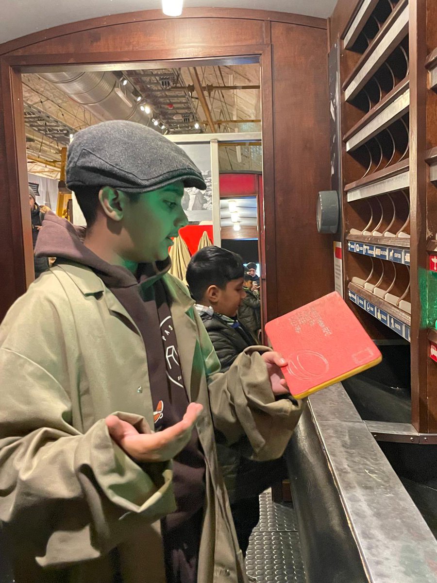 soniakalsi1985's tweet photo. Fun time @thepostalmuseum @TVInfants @ThamesviewJames #makingmemories https://t.co/JmM3U7YNrQ