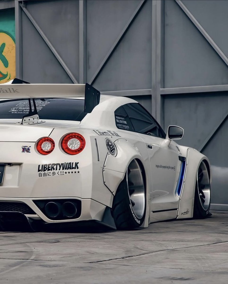 Monster 😈
•
•
•
#gtr #nissangtr #gtrr34 #gtrr35 #nissanskylina #nismo #libertywalk