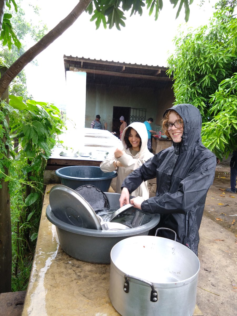 link4liferw's tweet photo. A rainy day in Mafmabisa - Day 3 for the Link for Life Wolgarston Team https://t.co/4uHQ6XF41D   @WolgarstonSA 
@stanneschasetwn @HandsatWork #lichfielddicoese #penkridge https://t.co/V9O84jbgTq