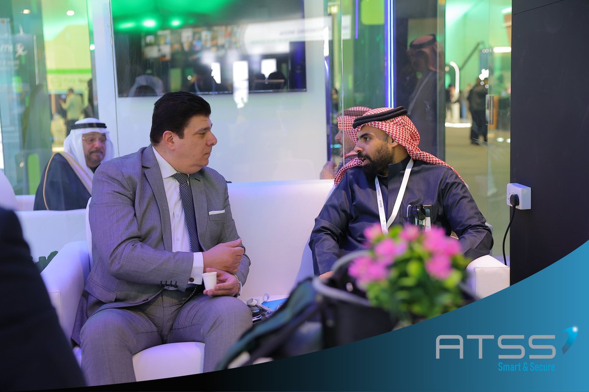 ATSS_KSA's tweet photo. انطلق اليوم الأول من #المنتدى_السعودي_للإعلام بحماس وتفاعل كبير! شهد جناحنا زيارة نخبة من الإعلاميين والشخصيات البارزة في قطاع الإعلام. 

 زورونا غدًا في جناح 2 – ATSS واطلعوا على تقنياتنا للتحول الرقمي.
#ATSS #الإعلام_الرقمي  #التحول_الرقمي  #SaudiMediaForum #FOMEX2025 https://t.co/RQYPauYOGf
