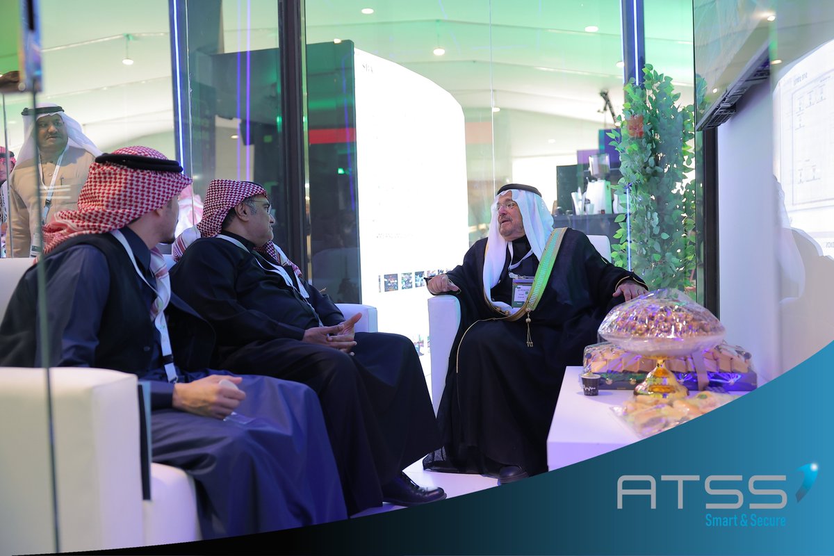 ATSS_KSA's tweet photo. انطلق اليوم الأول من #المنتدى_السعودي_للإعلام بحماس وتفاعل كبير! شهد جناحنا زيارة نخبة من الإعلاميين والشخصيات البارزة في قطاع الإعلام. 

 زورونا غدًا في جناح 2 – ATSS واطلعوا على تقنياتنا للتحول الرقمي.
#ATSS #الإعلام_الرقمي  #التحول_الرقمي  #SaudiMediaForum #FOMEX2025 https://t.co/RQYPauYOGf