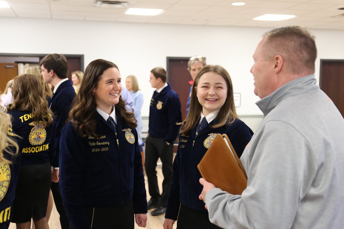 TNFarmBureau's tweet photo. Always love when the Tennessee FFA state officers come to the office. Appreciate their stop on Goodwill Tour this snowy afternoon, and extremely proud to support this group of young people!

#TNFarmBureau I #FFAProud
