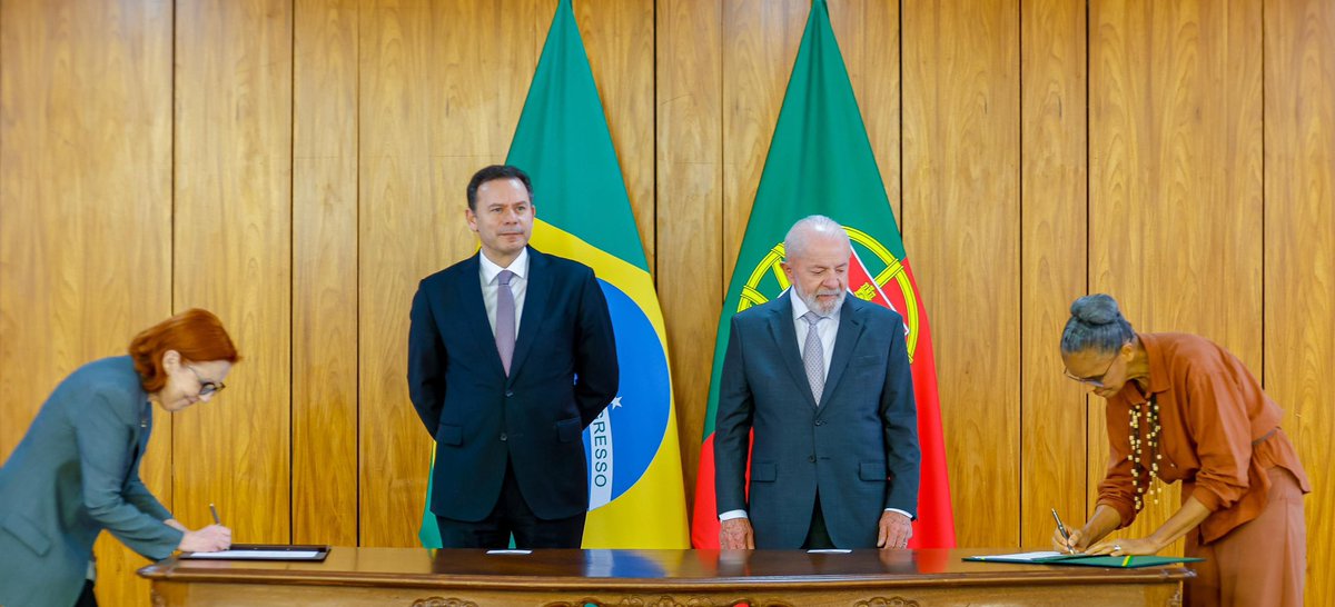 LulaOficial's tweet image. Receber o primeiro-ministro @LMontenegropm e a comitiva de Portugal é a melhor forma de celebrarmos os 200 anos de parceria e da mais perfeita amizade que completamos em 2025. Assinamos juntos 20 acordos para facilitar nossa cooperação e beneficiar nossas sociedades em áreas como…
