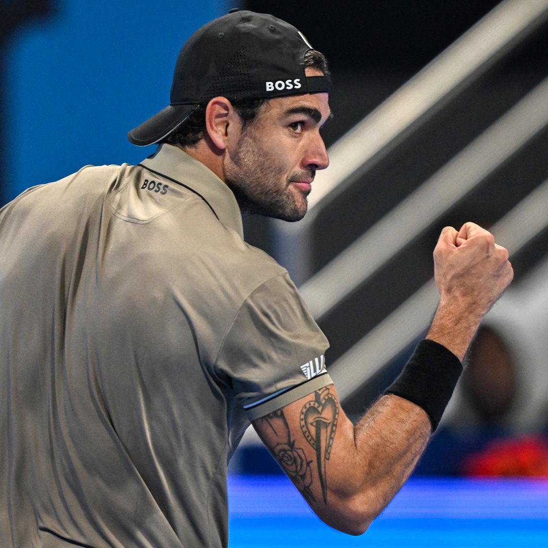 angelomangiante's tweet photo. Stracontento per Matteo #Berrettini. Vola nei quarti a Doha battendo 6-4 al terzo set Griekspoor dopo aver messo ko Dkokovic. 23 ace e tanto voglia ancora di lottare e vincere ad alto livello. Si merita tutto Matteo. Forza sempre 💪 https://t.co/15ZwribJFD