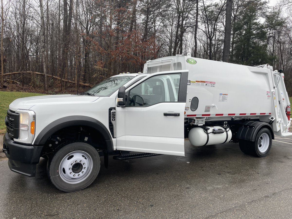 AllianceAutoGas's tweet photo. Alliance AutoGas has successfully converted an F-550 garbage truck to run on propane autogas for the City of Raleigh, NC! This upgrade means lower emissions, reduced fuel costs, and a cleaner community. 
#PropaneAutogas #CleanFleets #AllianceAutoGas #RaleighNC https://t.co/3sVkDdYsaB