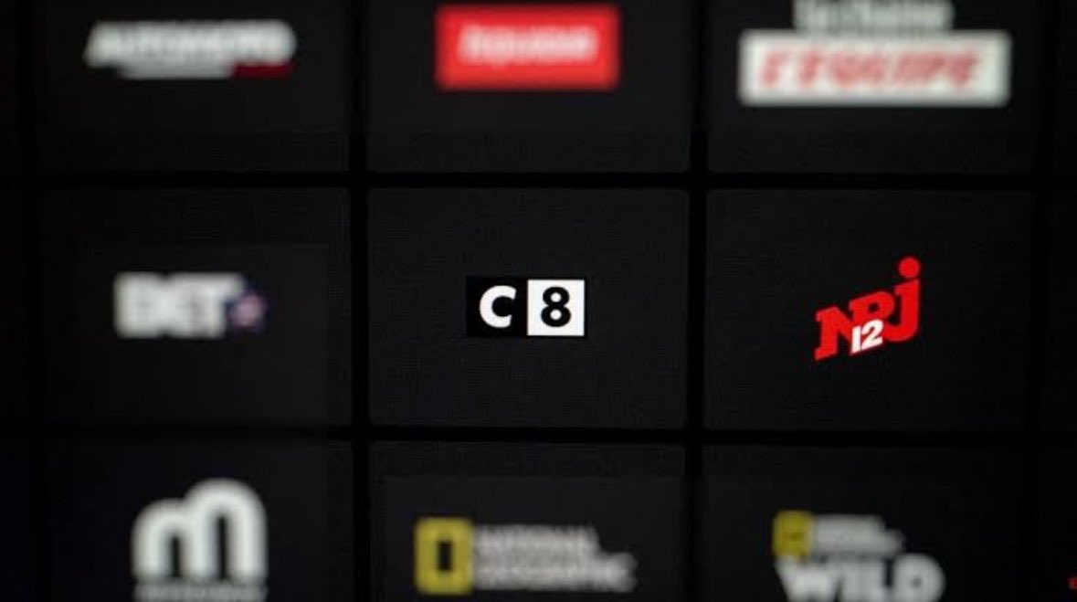 JeromePalmade66's tweet image. Soutiens total à #C8 que font les syndicats de gauche pour La Défense des 400 employés sans emploi ? Ils sont nés avant la honte ! #cyrilhanouna #TPMP #liberté #jesoutiensC8 #Arcom