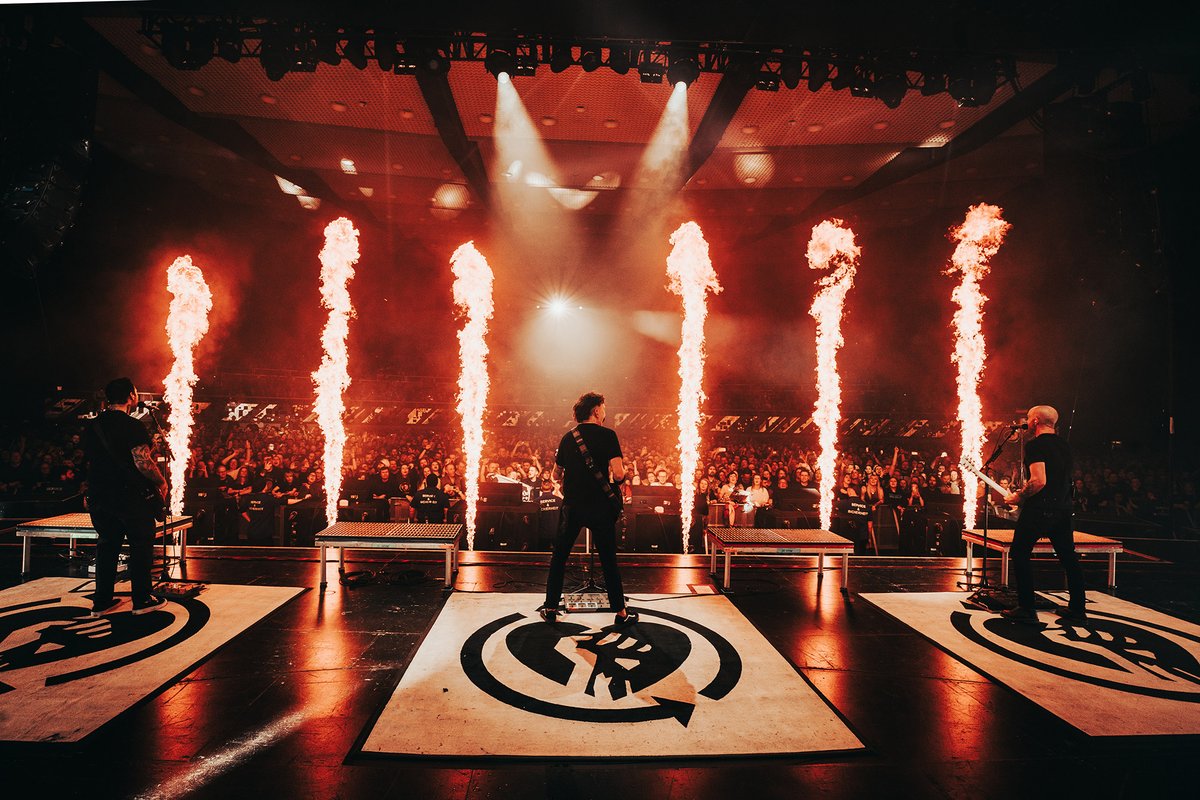 Rise Against tweet media