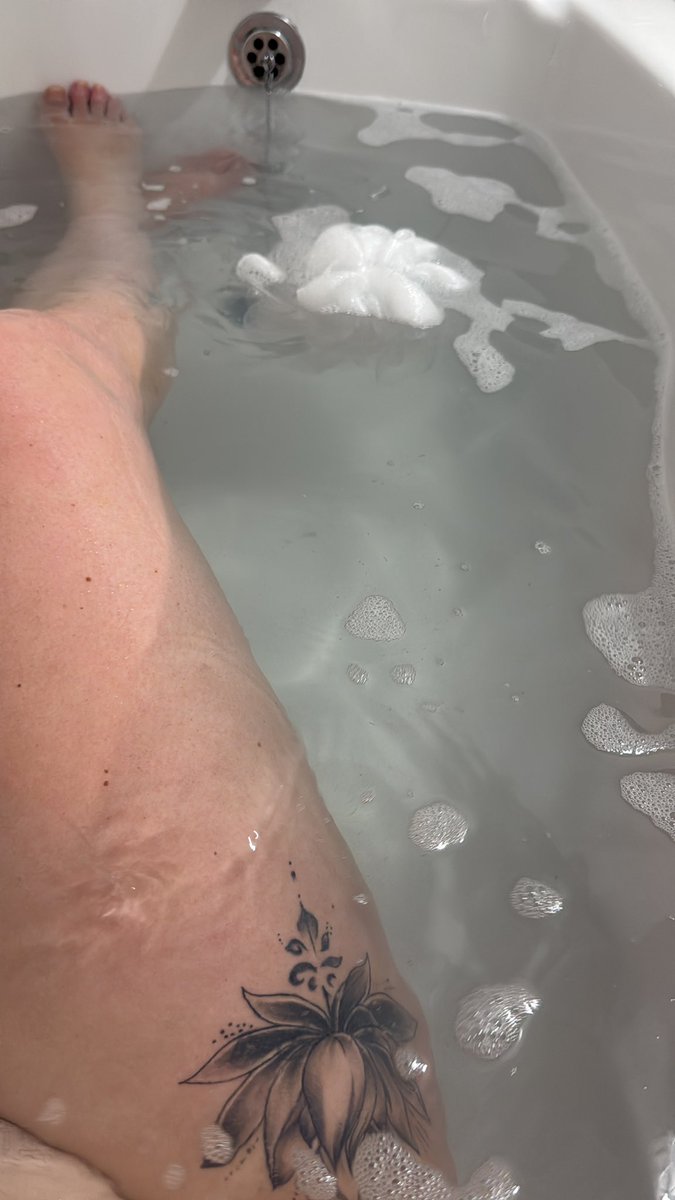 I’ve been in this bath long enough that it’s turning to soup but I know you betas would do anything to drink my bath water it’s for sale best hurry up and buy 😈

Bath water brat princess Findom findomuk