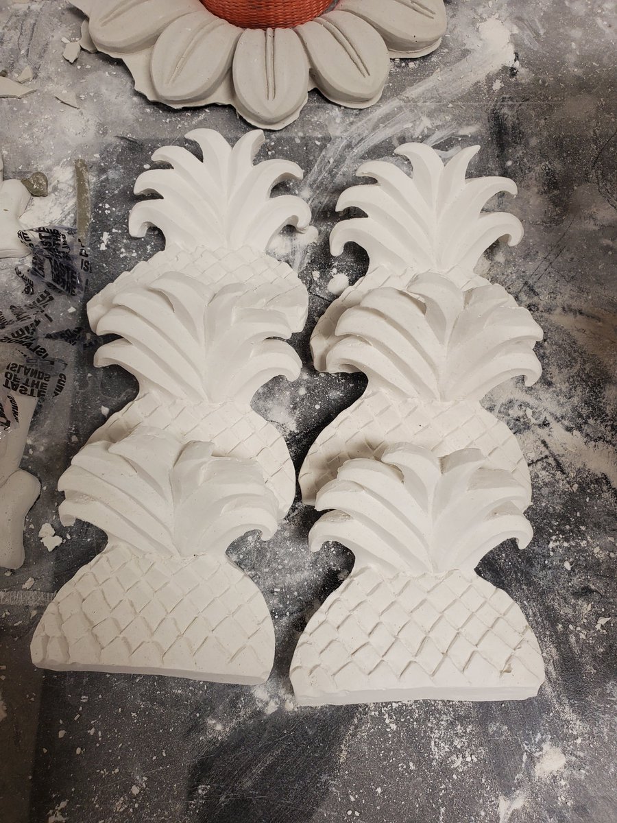 JSADLLC's tweet image. Plaster pineapples installed on the rotunda while @ACBACharleston. Jan 2022. #holycity #goosecreek #isleofpalms #charlestonsouthcarolina #smallbusiness #sullivansisland #johnsisland #mountpleasantsc #historiccharleston #supportlocal #charlestonstyle #plastermason #mason