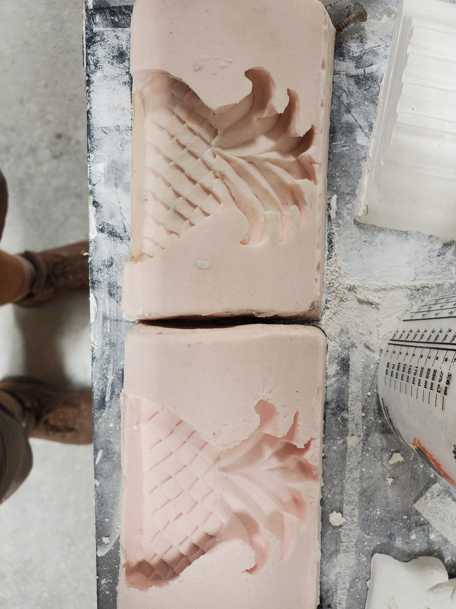 JSADLLC's tweet image. Plaster pineapples installed on the rotunda while @ACBACharleston. Jan 2022. #holycity #goosecreek #isleofpalms #charlestonsouthcarolina #smallbusiness #sullivansisland #johnsisland #mountpleasantsc #historiccharleston #supportlocal #charlestonstyle #plastermason #mason