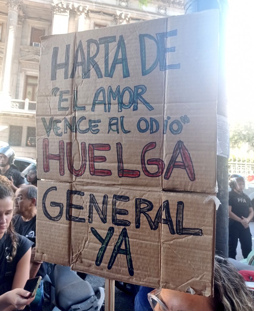 mavirginiagomez's tweet photo. El cartel que me representa: https://t.co/ODCr7BQmjn