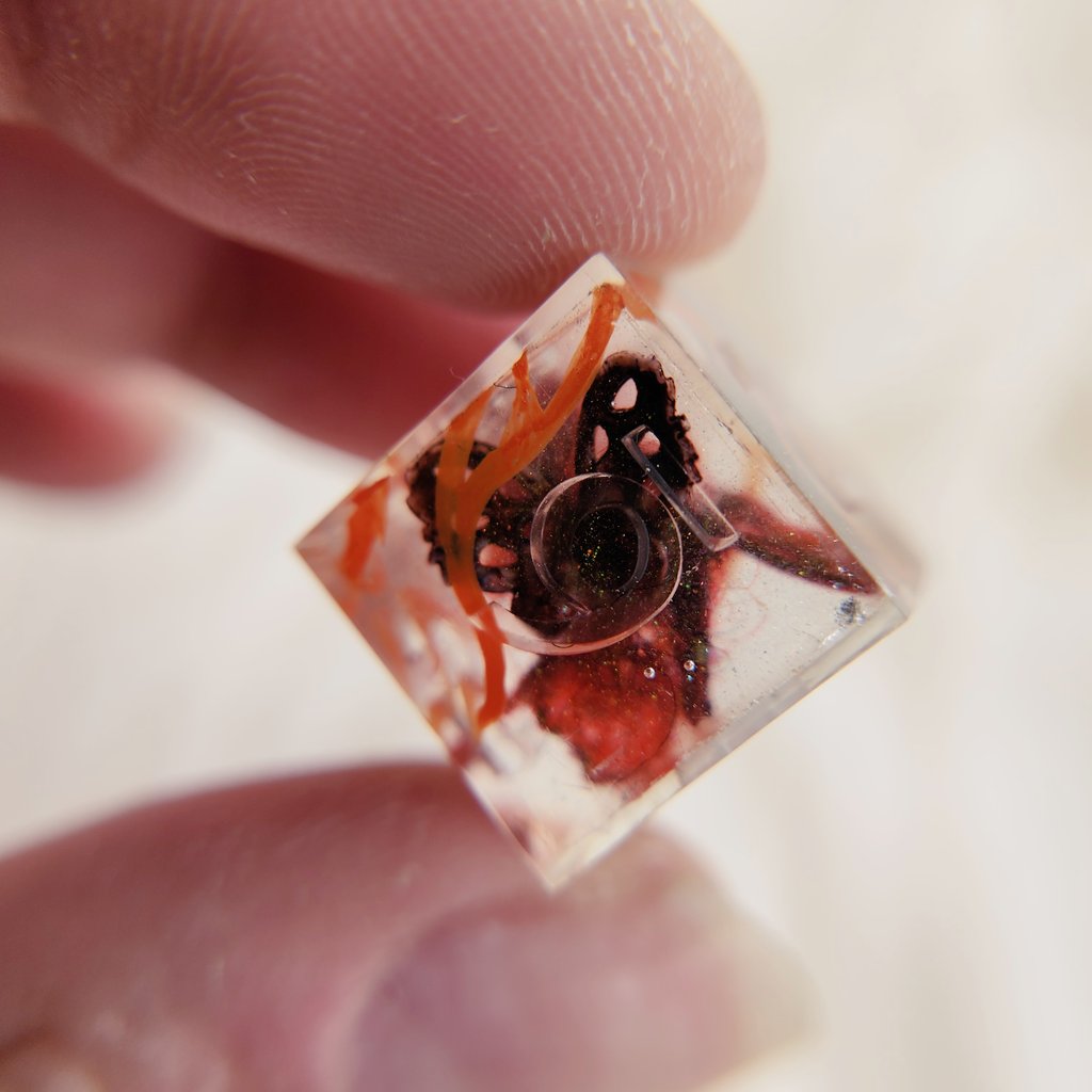 DicePom's tweet photo. 🦋 Goddess of Rot 🗡

I handmade dozens of little rot butterflies that were then needlefelted together into cores for this Elden Ring inspired set...I love her sm ❤️

#dnd #dice https://t.co/TN1kRsVVip