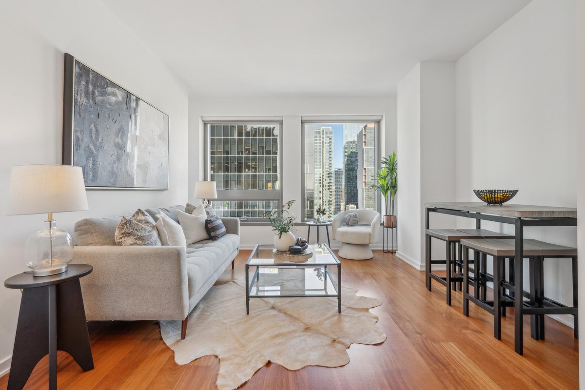 RobynKaufman's tweet photo. Live in the heart of #SF and walking distance to everything - steps from LinkedIn, Yelp, Facebook, SF MOMA, multi-Michelin starred Benu restaurant, galleries, shopping and more. 

OPEN HOUSE
Saturday (2/22) 11am-1pm

📍 1 Hawthorne St | Residence 18B
#SanFrancisco, CA
$599,000 https://t.co/0hIcg9wpde
