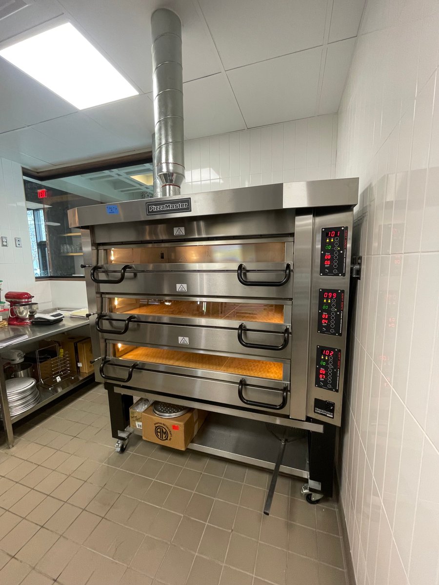 TotalSourceFood's tweet photo. Definitely one of the nicest installs we’ve seen of the PizzaMaster. What a beautiful dining room, this place is going to be amazing! Shout out to Catena Development for bringing the George and Gather to life. #Chandler https://t.co/VGHzUCGNBX