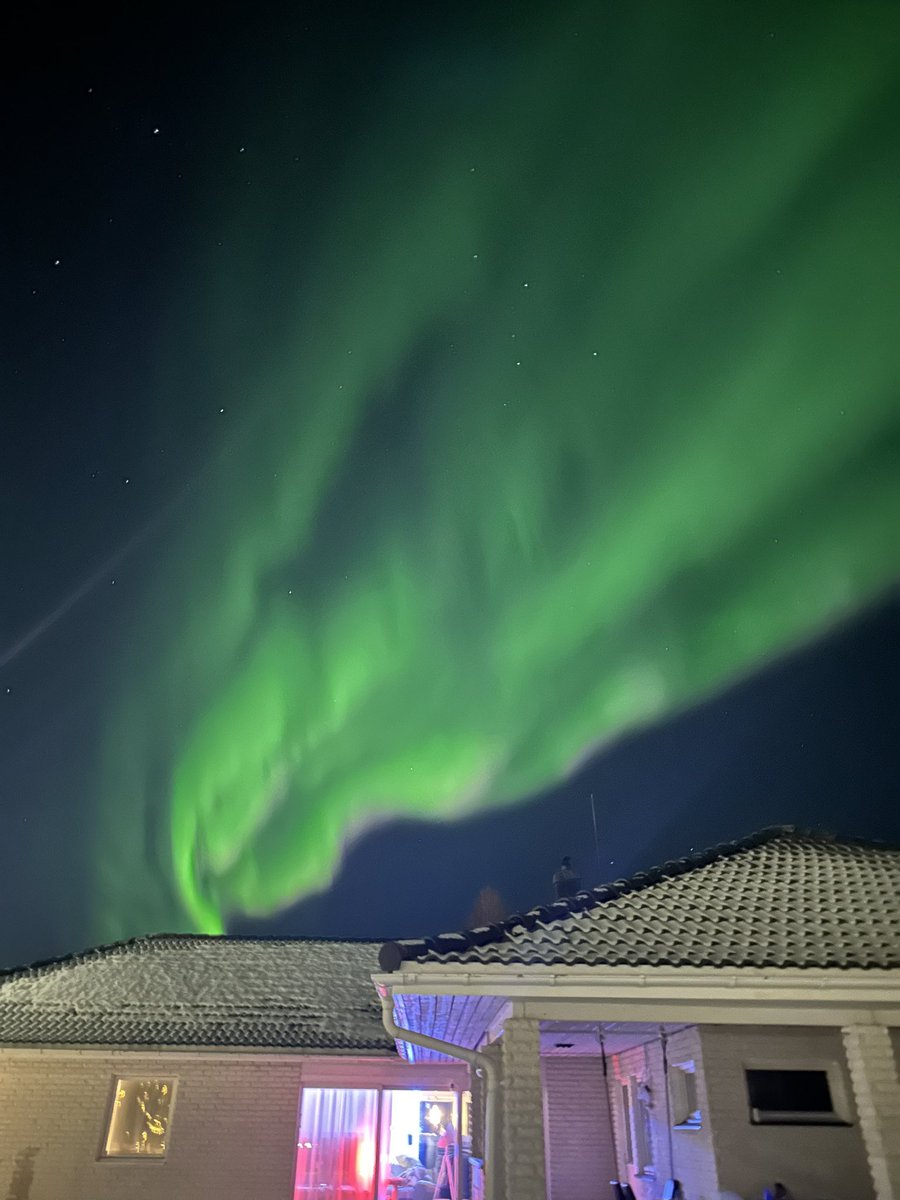 NLSKiruna's tweet photo. Northern lights tonight #northernlights #auroraborealis #aurora  #travel #naturephotography #photography #northernlightsphotos #lapland #nightsky #landscape   #night #auroraboreale #arctic #earth #photooftheday #auroraboreal #auroras #beautiful #sweden #kiruna https://t.co/JbKIlIG9yE