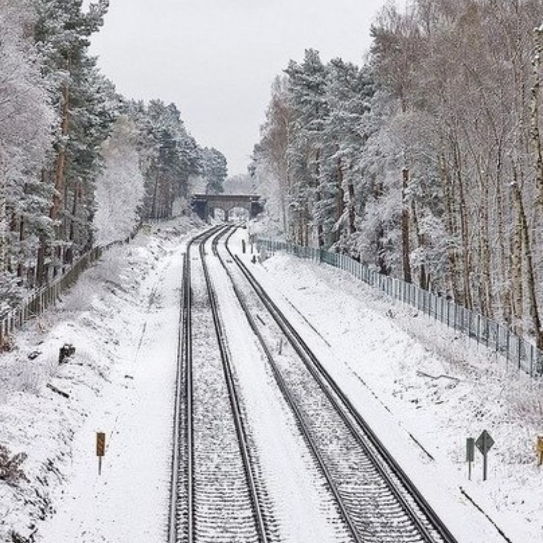 Train tracks covered in snow may look peaceful, but they are hardly a playground in the winter.  Tracks can be slicker than they appear, and trains cannot stop rapidly. 

Stay back, stay safe, and always use designated walkways! 
#WinterRailSafety