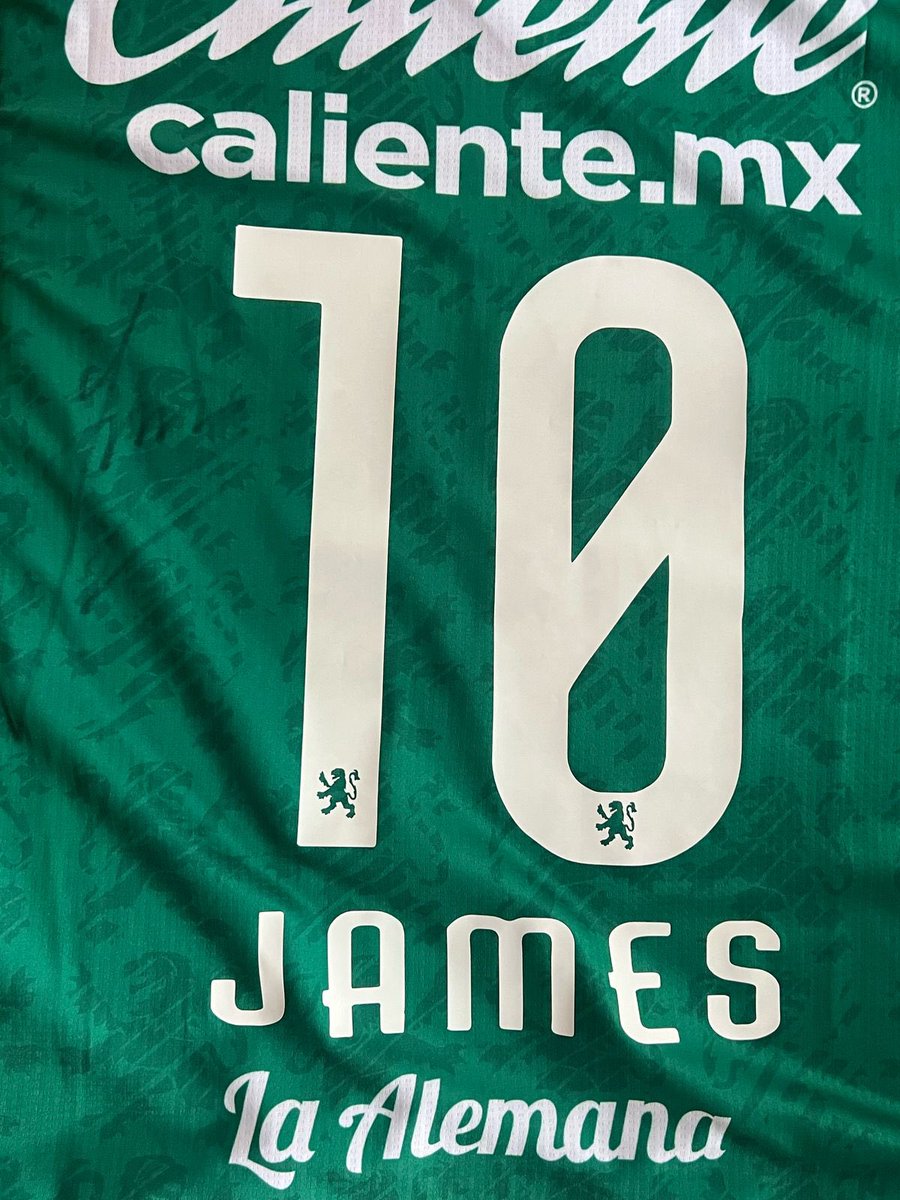 Vikingonegroa's tweet photo. NO ME LO CREO!!! VIKINGOS CONSEGUI ESTAR CON JAMES RODRIGUEZ Y ME FIRMÓ 2 JERSEYS OFICIALES🔥🔥👀

Estoy muy Prendido y quiero darles algo a ustedes 🫵🏿🫵🏿

 DINÁMICA!
🚨VOY A RIFAR 1 JERSEY POR ACÁ MIS VIKINGOS🚨

Para Participar:
1.- Debes de darle Like y RT ❤️
2.-Debes de comentar este tweet
3.- Me debes de seguir en TODAS MIS REDES! (X, Instagram y tiktok: vikingonegro.tipster) 

ANUNCIARÉ AL GANADOR EL DÍA SÁBADO EN LA NOCHE🫵🏿👀