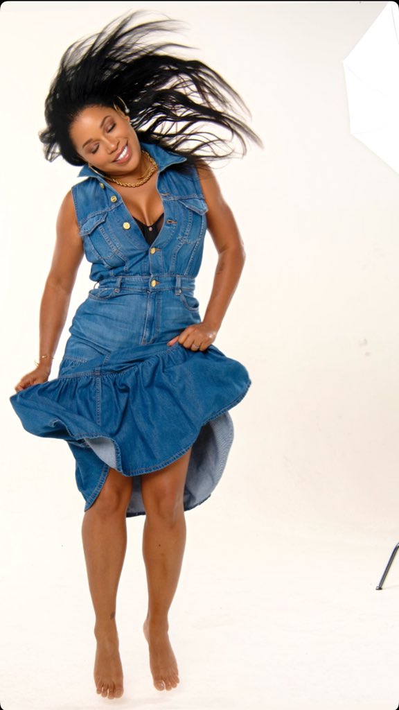 MashondaMedia's tweet photo. @MashondaLoyal looking extra fly in a denim dress 😍🔥💯 #mashonda #mashondatifrere #mashondaloyal #melanin #melanated #brownskin #brownskingirl #denim #denimstyle #denimdress #blackbra #photoshooting https://t.co/VEvugFB5Tw