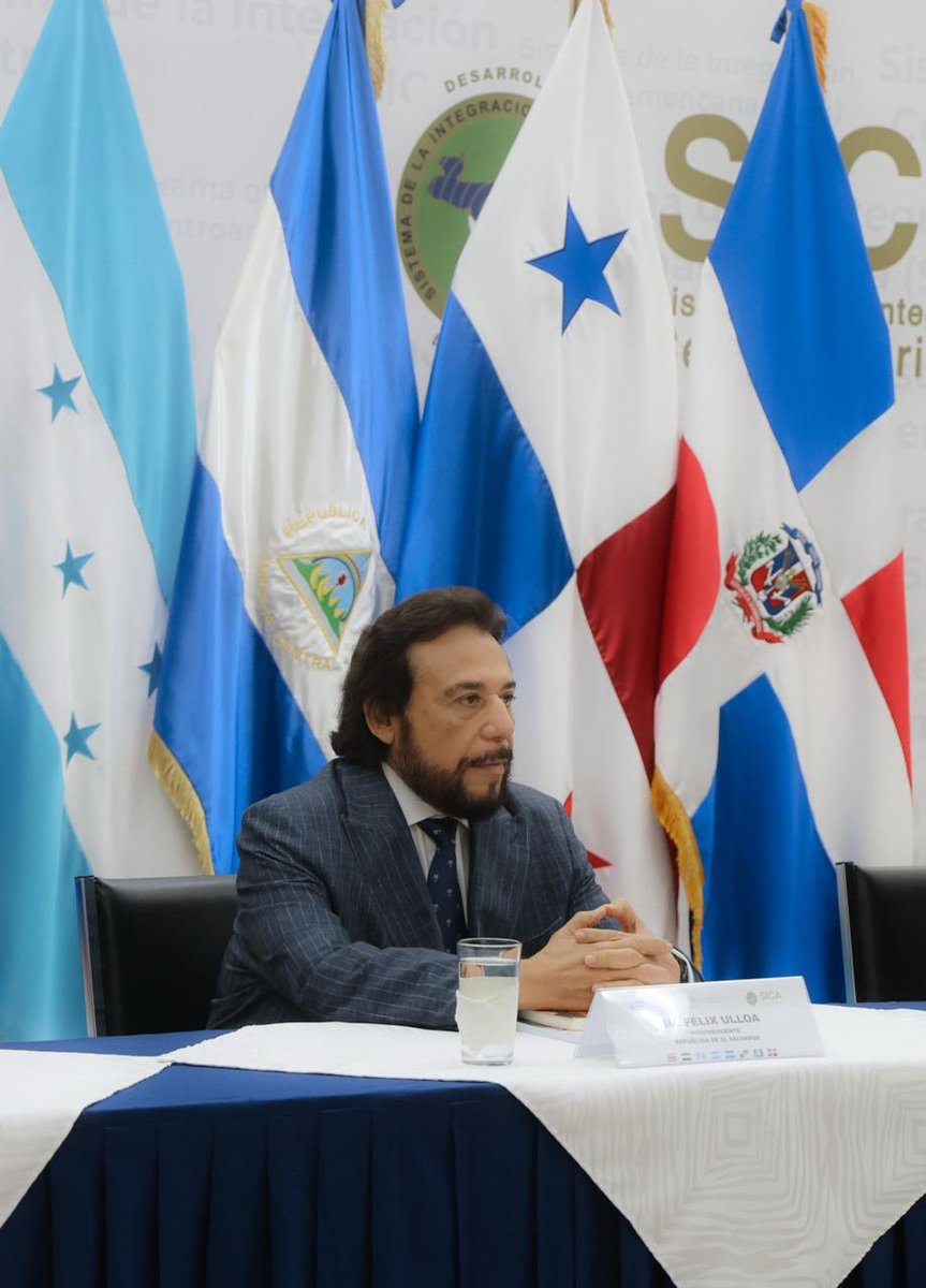 #DePaís «Estos diplomados tienen el objetivo de formar funcionarios, técnicos y profesionales con la visión regional de la integración», destacó el vicepresidente de la República, <a href="/fulloa51/">Félix Ulloa</a>.