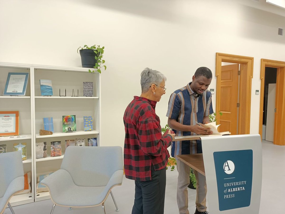Griots Lounge CA 🇨🇦 (@griotslounge) on Twitter photo Yesterday, we launched African Urban Echoes at the University of Edmonton! Congratulations to <a href="/jidesalawu/">Jide Salawu</a> and <a href="/rasaq_malik/">Rasaq Malik Gbọ́láhàn</a>.
Congratulations to all the contributing poets.
You can now grab your copy from our website:
griotslounge.ca/product/africa…
We deliver fast 💨 Yesterday, we launched African Urban Echoes at the University of Edmonton! Congratulations to <a href="/jidesalawu/">Jide Salawu</a> and <a href="/rasaq_malik/">Rasaq Malik Gbọ́láhàn</a>.
Congratulations to all the contributing poets.
You can now grab your copy from our website:
griotslounge.ca/product/africa…
We deliver fast 💨