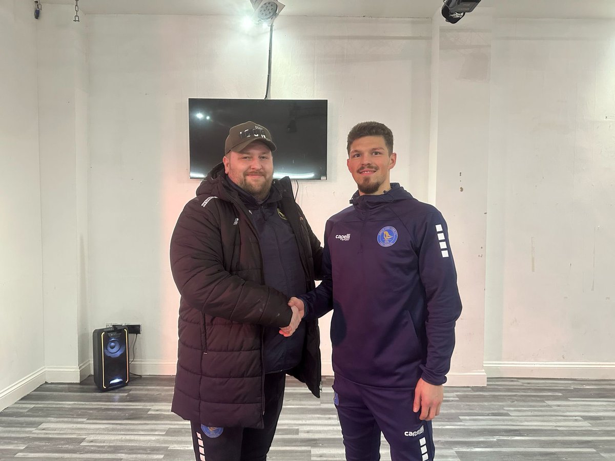 officialKLtown's tweet photo. Ross Crane received the man of the match yesterday. 🤝

#UpTheLynn 💙💛 https://t.co/V69ssee5X8
