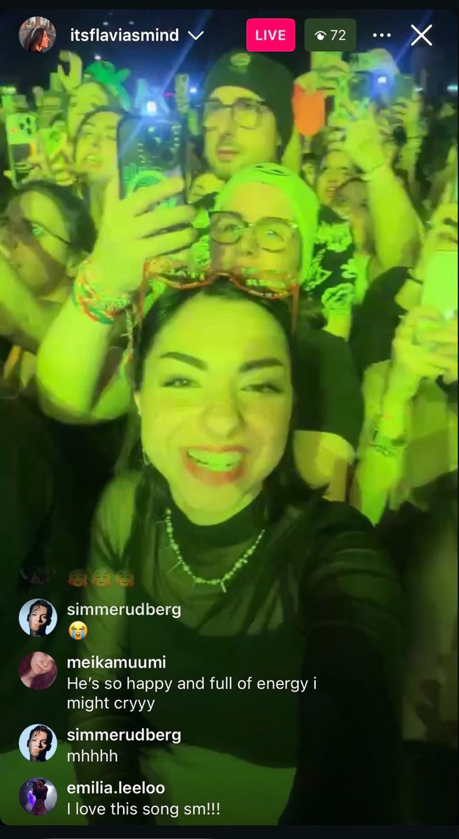 flavia_giorgi's tweet photo. Imagine hating on me that I try to give a safe space for everyone just because you’re an attention seeker that is bored af, god you’re so cute when you try to piss me off ♥️ thanks for the laughs little babe ✨ https://t.co/Wbw60mSqg8