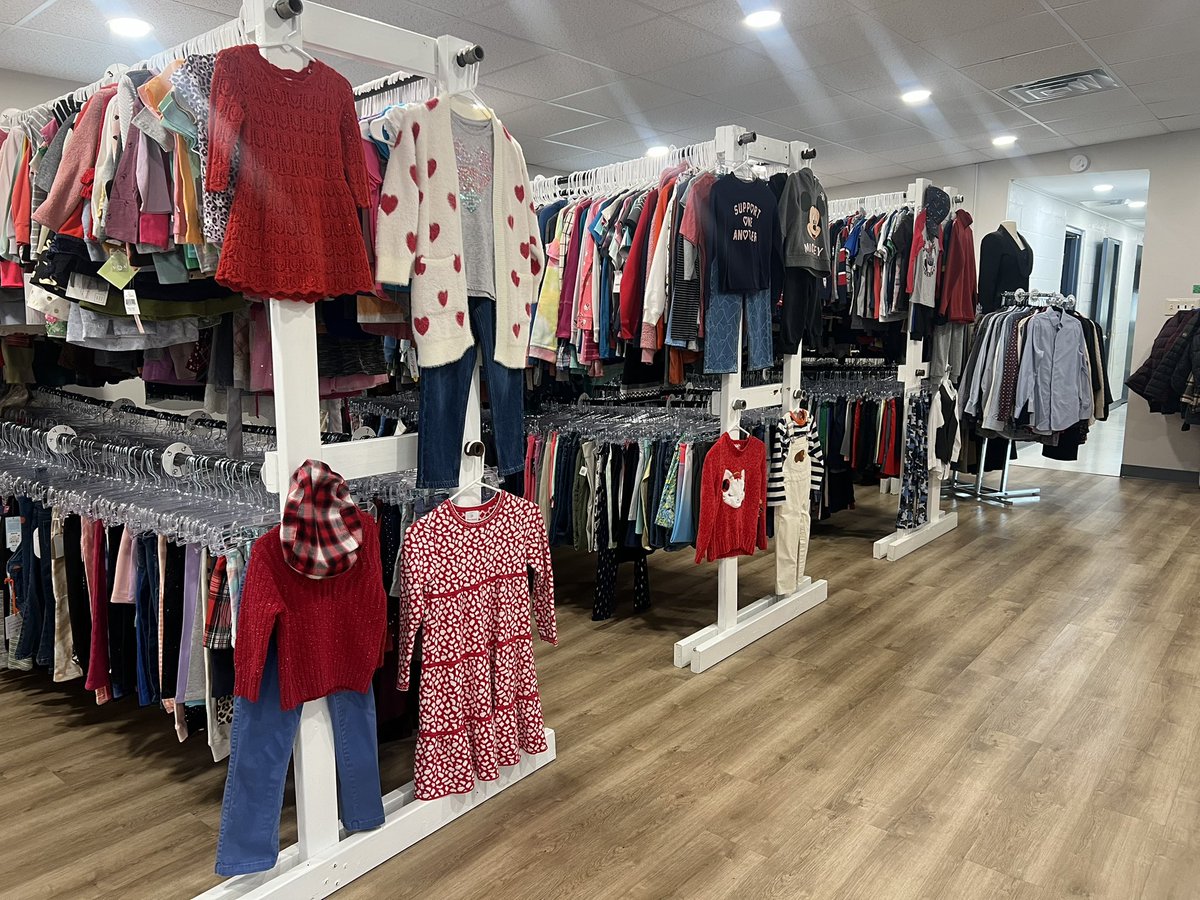 MichelleWolfTV's tweet image. TODAY: NHS students at Freedom HS presented a $1,500 check to The Kindness Project. The organization helps children in foster care. 

More on the Project’s mission on @69News at 5PM.