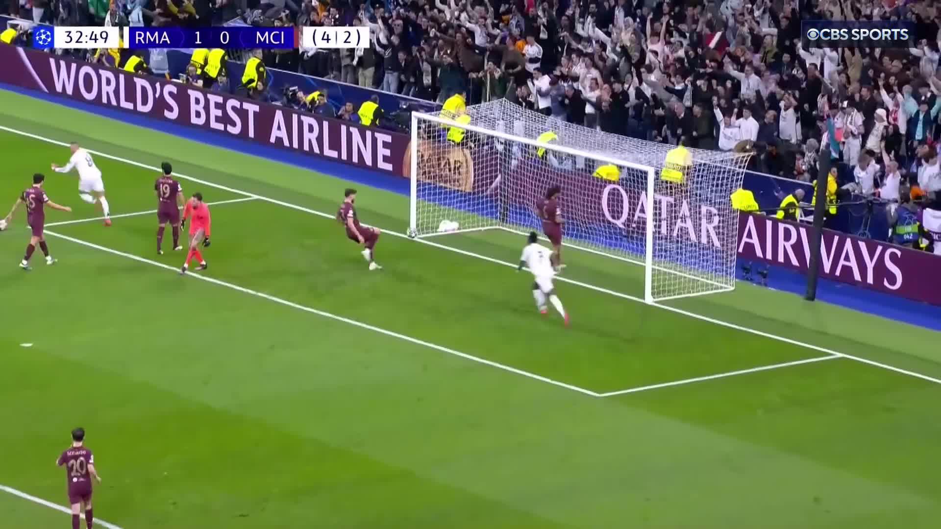A mesmerising team move finished cooly by Kylian Mbappé 🥶